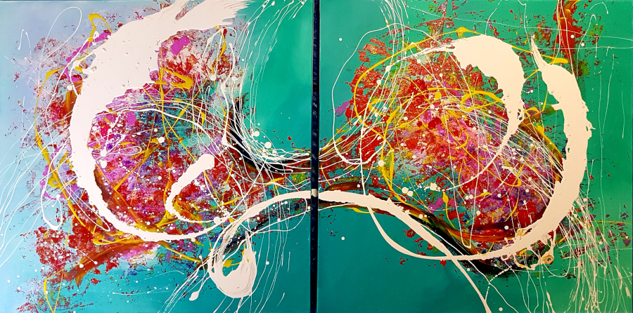 Defined moment with emerald800px