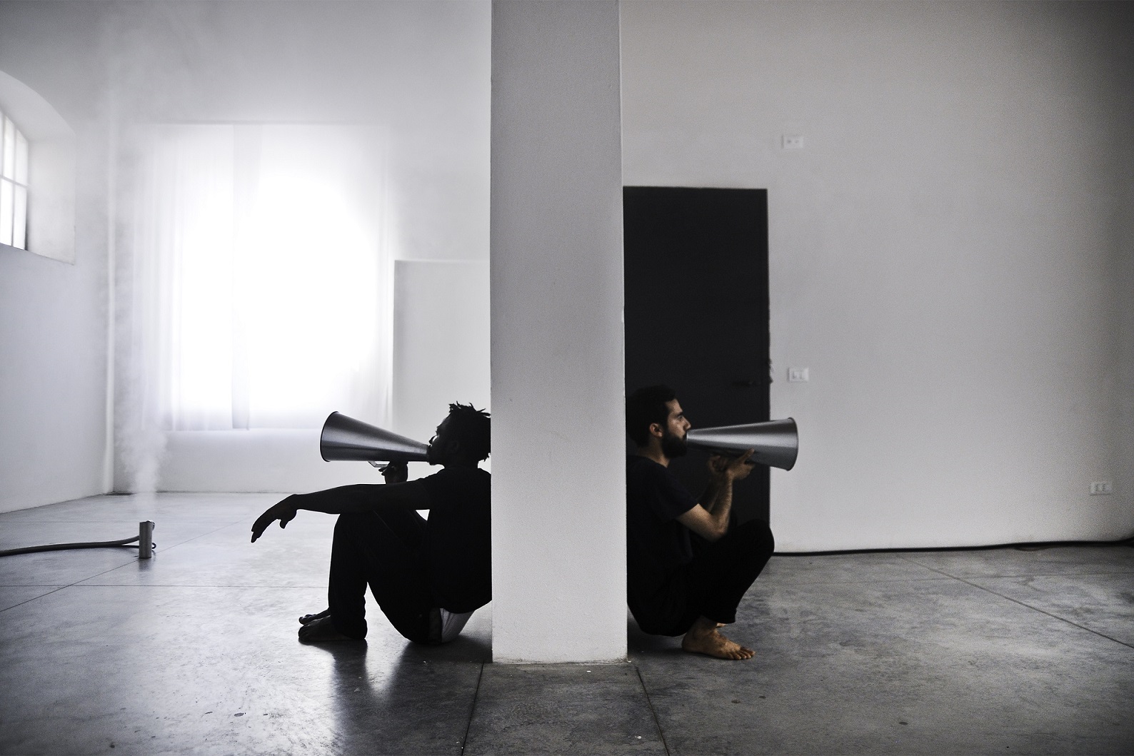 Francesca Grilli, The Forgetting of Air, 2016. Fondazione Teatro Metastasio di Prato. Photo Simone Ridi