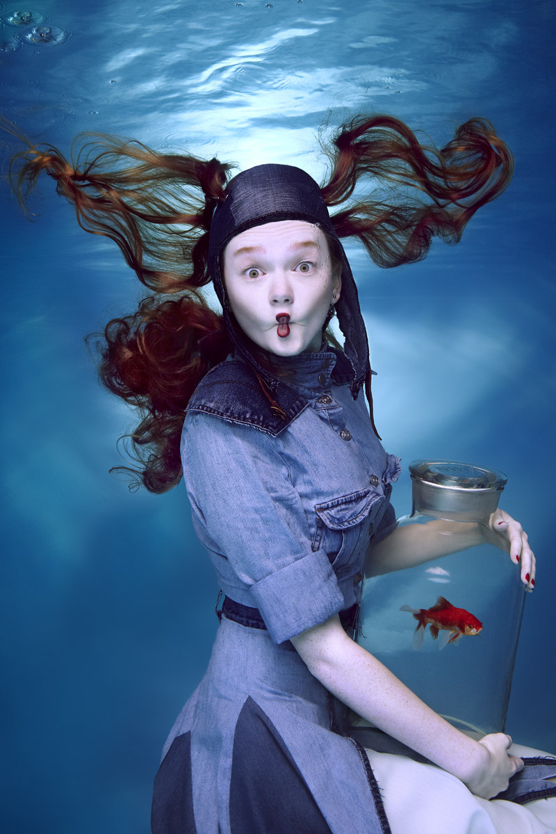 La-fille-au-poisson-rouge