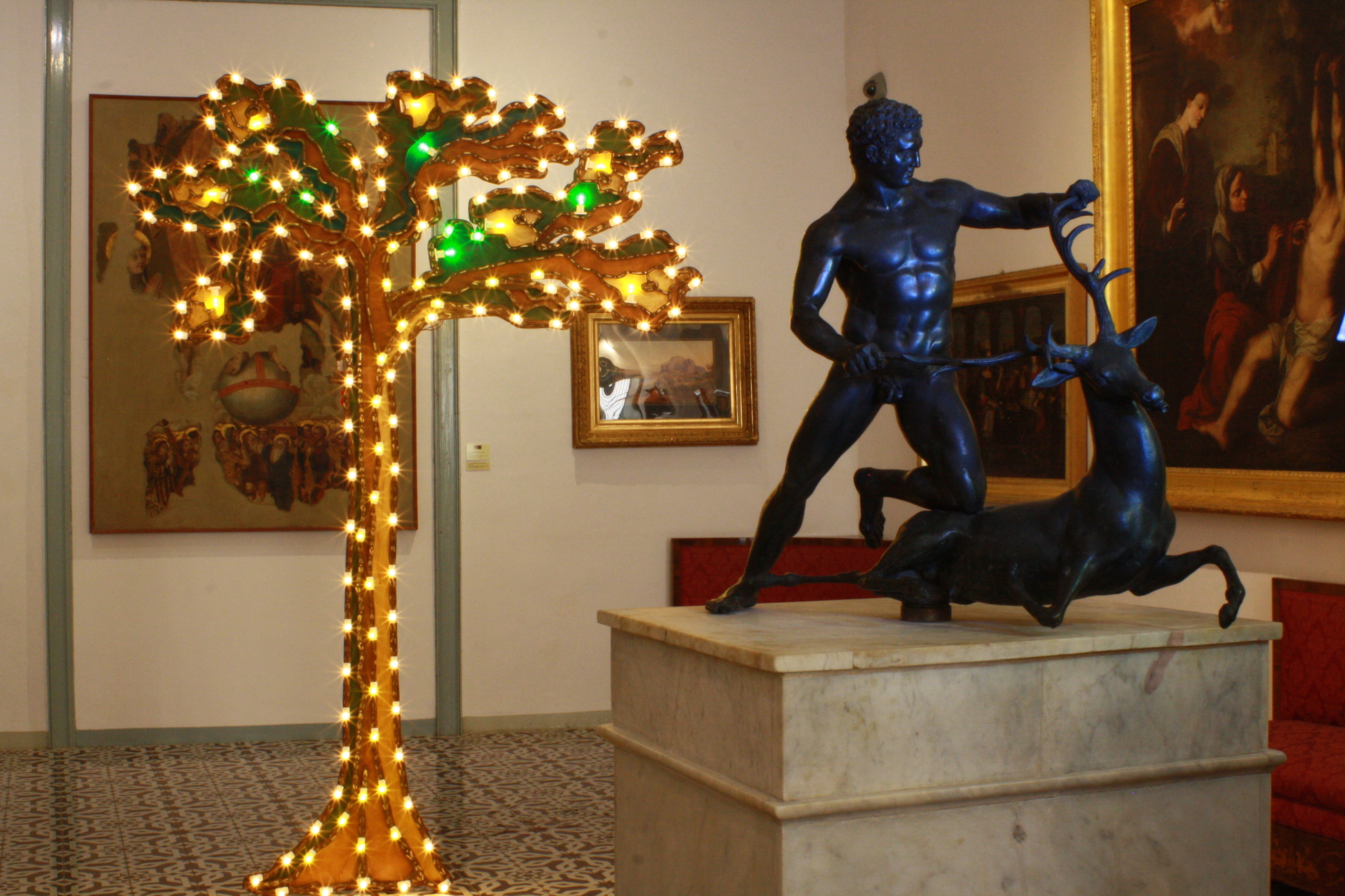 albero e eracle con la cerva (1)