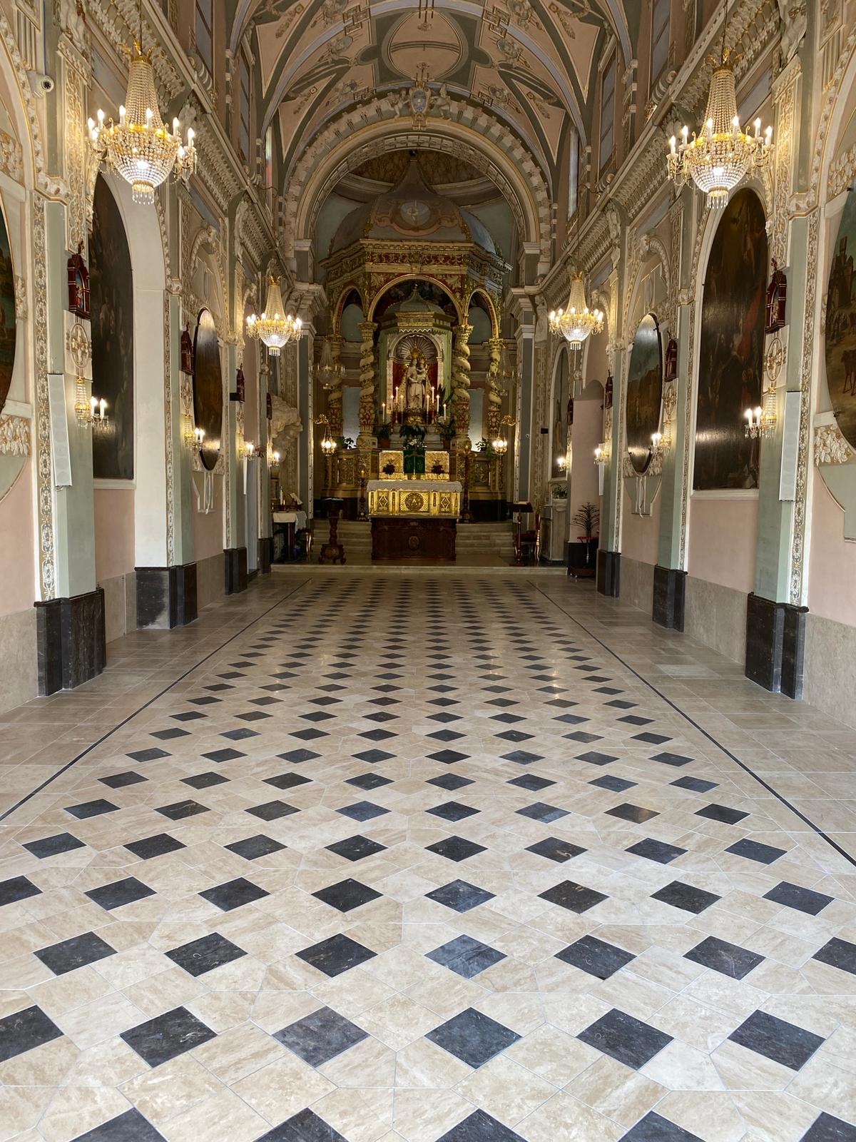 il pavimento della chiesa (ph Giovanni Gatto)