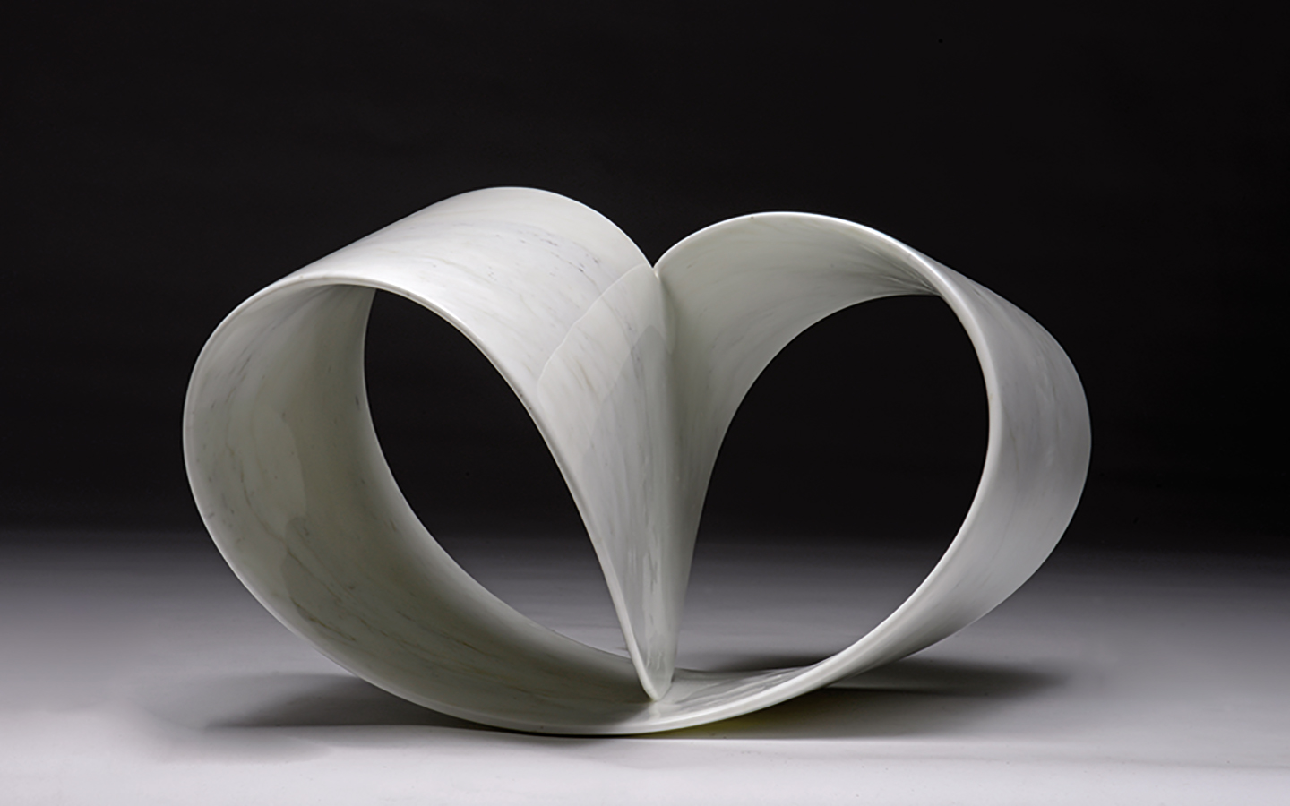 ll cuore del cerchio, 2013, statuario, cm. 45x35x30h